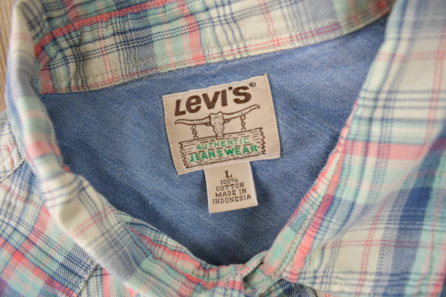 Vintage 1990s Levi's Western Wear Pearl Snap Plaid Long Sleeve Button Up Shirt Men's M from propervintagecanada