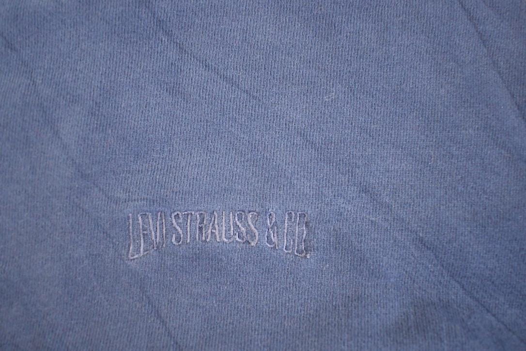 Vintage 1990s Levi Strauss Souvenir Crewneck Sweatshirt Men's XL from propervintagecanada