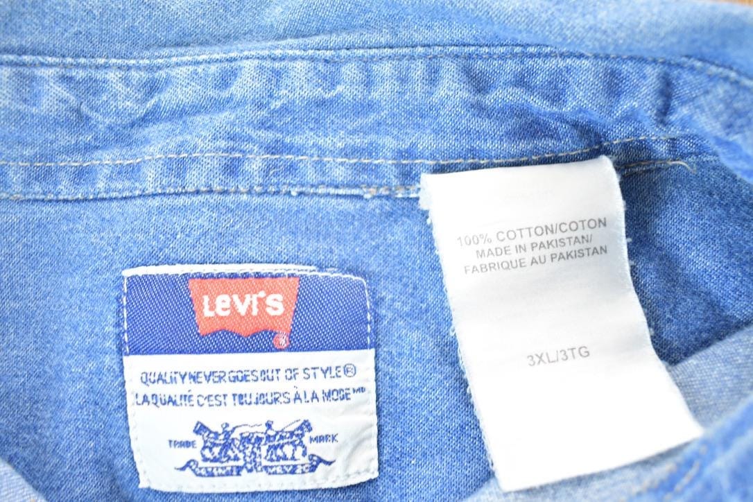 Vintage 1990s Levis Denim Button Up Shirt Mens XXXL from propervintagecanada