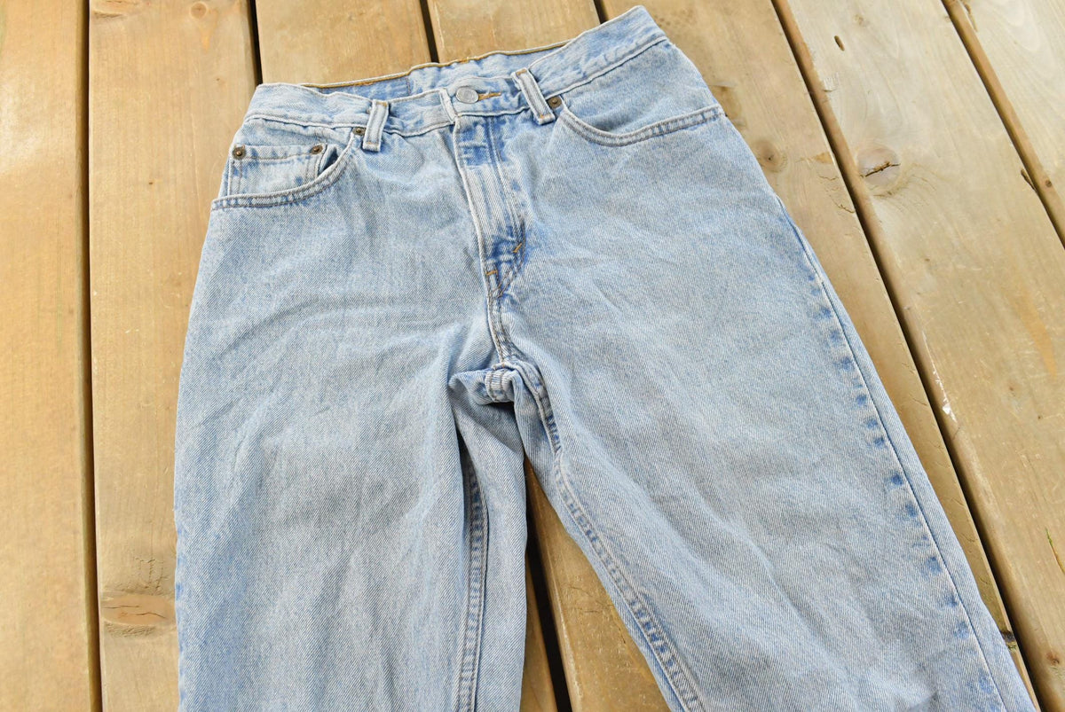 Vintage 1990s Levis Relaxed Fit Tapered Leg 550 Denim Blue Jeans Men's 26 x 28 from propervintagecanada