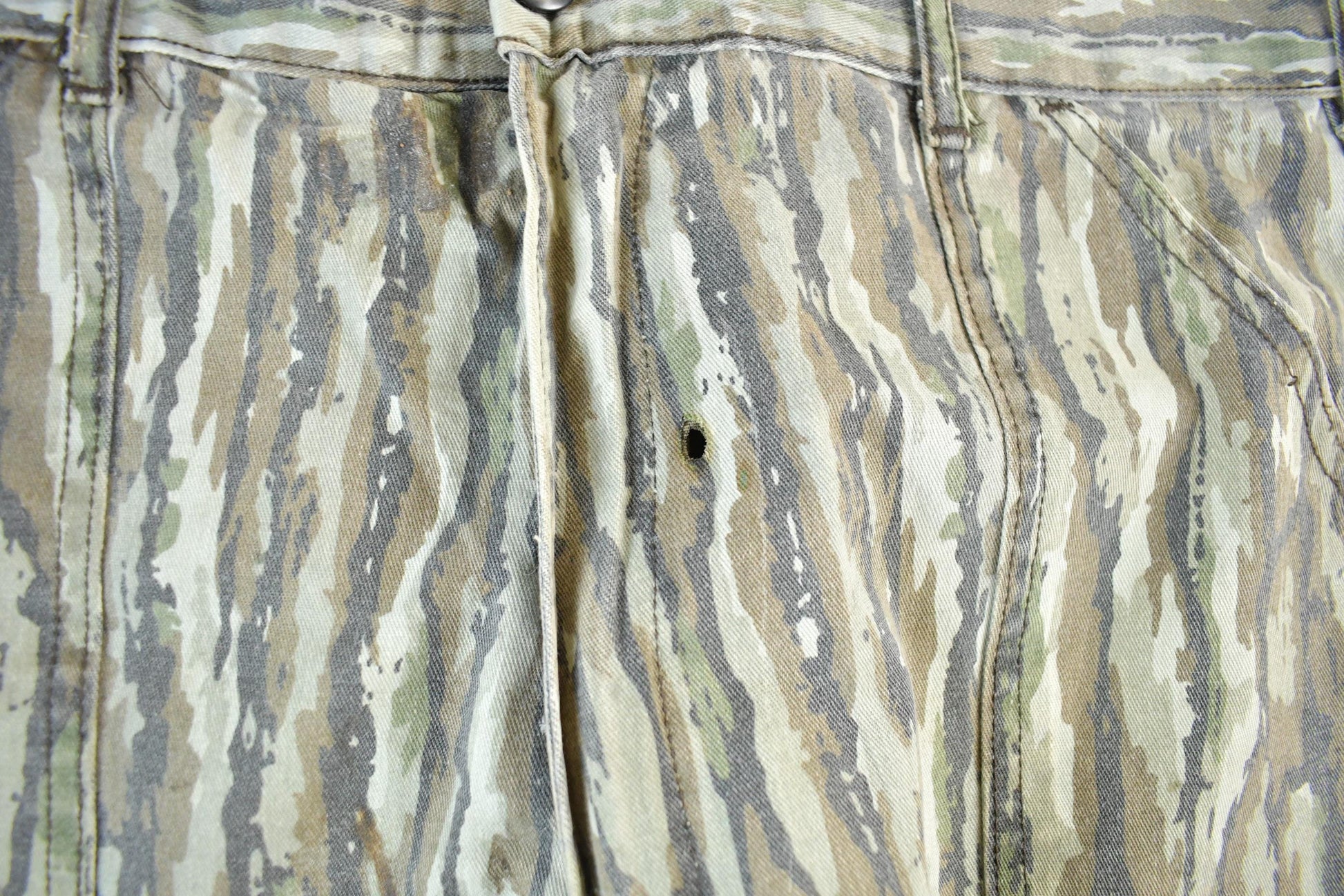 Vintage 1990s Liberty Forest Camo Cargo Hunting Pants Men's Medium 33 x 31 from propervintagecanada