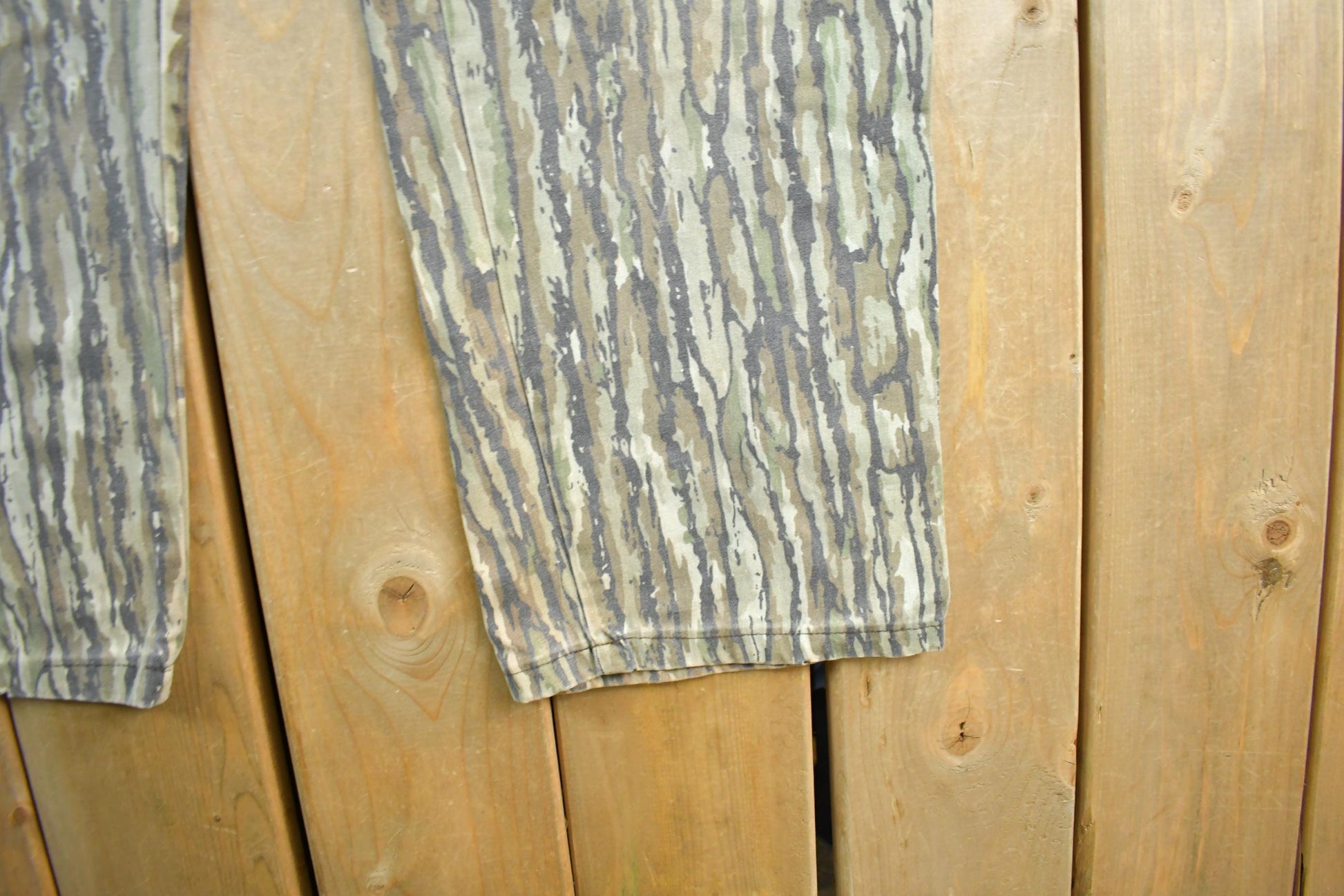 Vintage 1990s Liberty Forest Camo Cargo Hunting Pants Men's Medium 33 x 31 from propervintagecanada