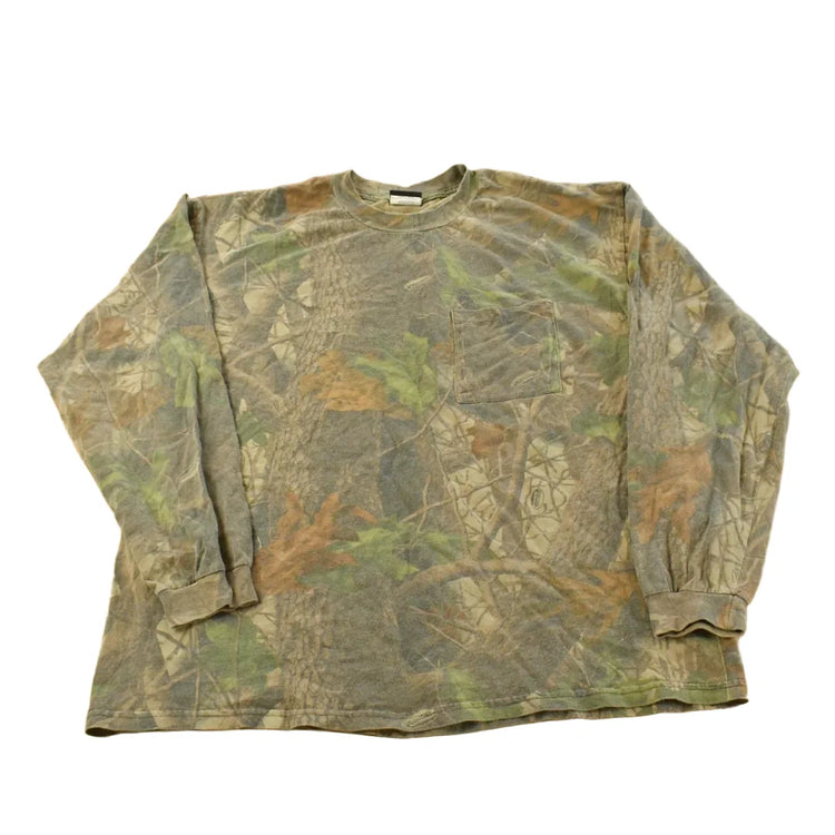 Vintage 1990s Liberty RealTree Hardwoods Camo Long Sleeve T-Shirt Men's XL from propervintagecanada