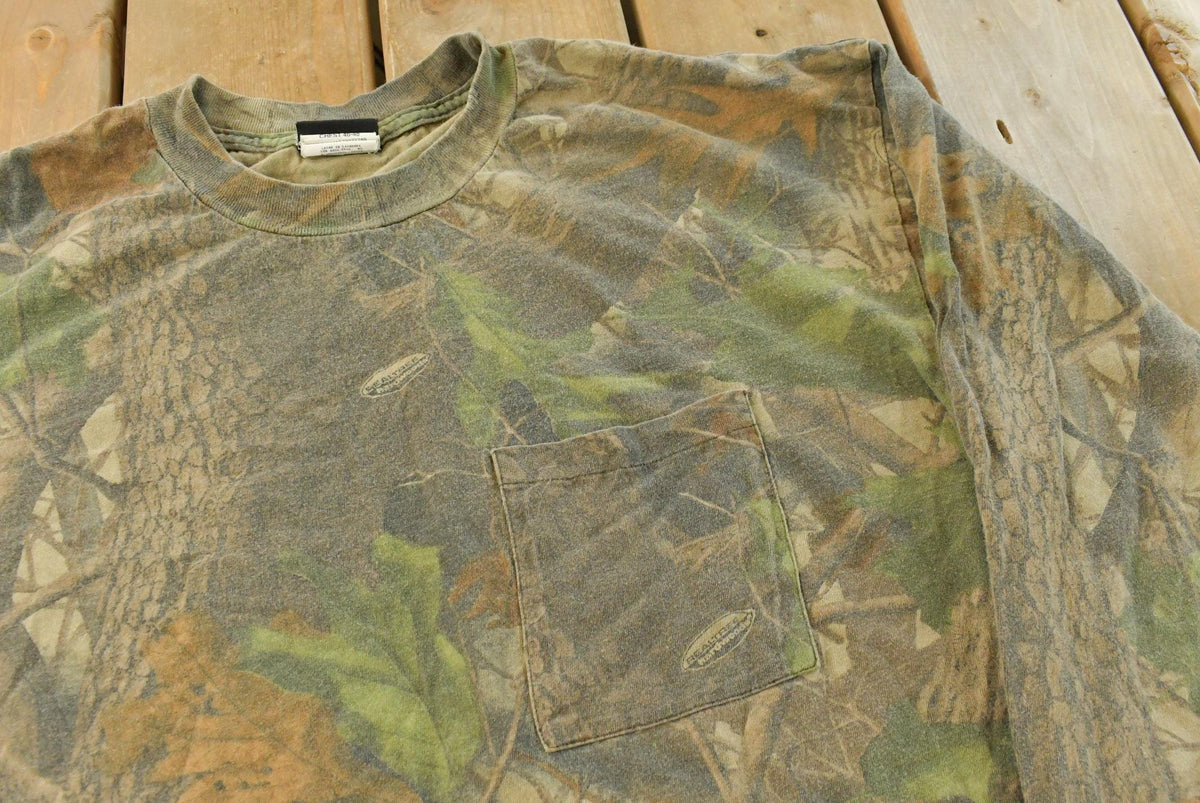 Vintage 1990s Liberty RealTree Hardwoods Camo Long Sleeve T-Shirt Men's XL from propervintagecanada