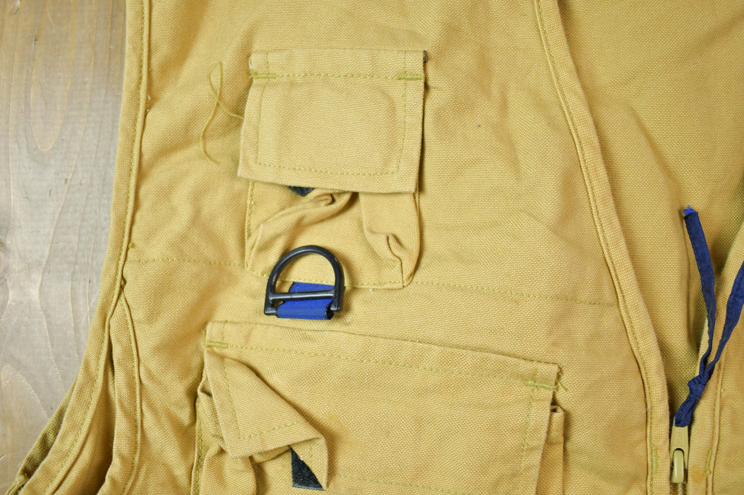 Vintage 1990s Light Fishing Tactical Vest Jacket Men's L from propervintagecanada