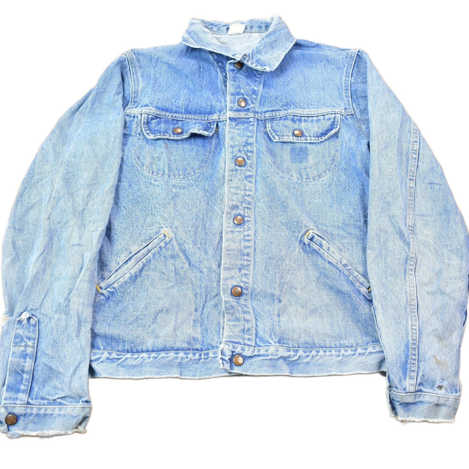 Vintage 1990s Light Wash Jean Jacket Size Men's Medium from propervintagecanada