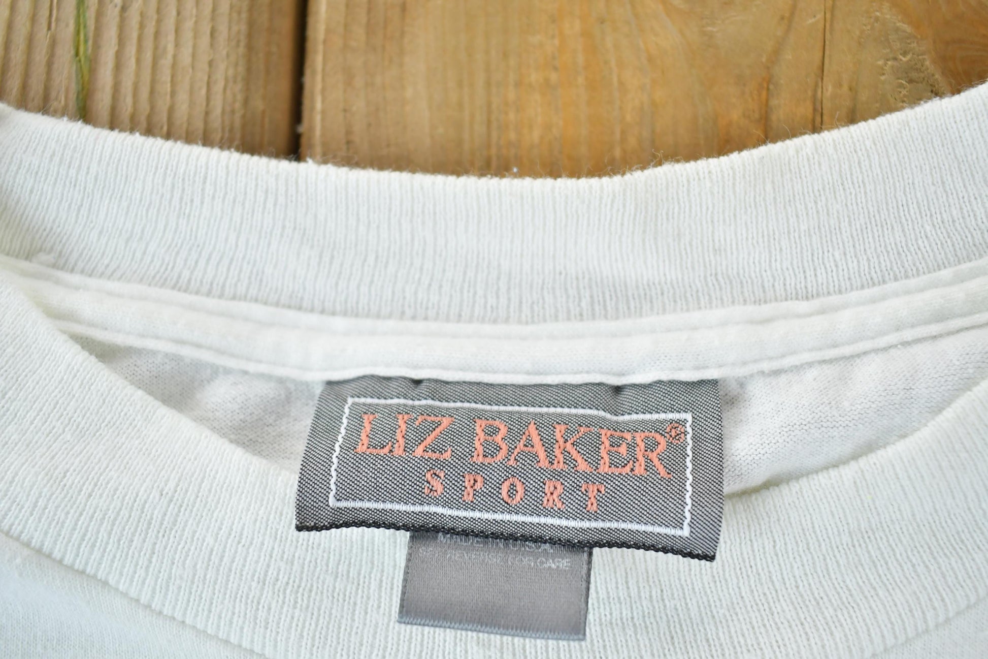 Vintage 1990s Liz Baker Floral Souvenir Single Stitch Graphic Print T-Shirt Men's XL from propervintagecanada