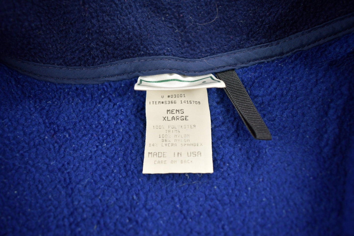 Vintage 1990s LL Bean Half Zip Fleece Sweater Men's Medium from propervintagecanada