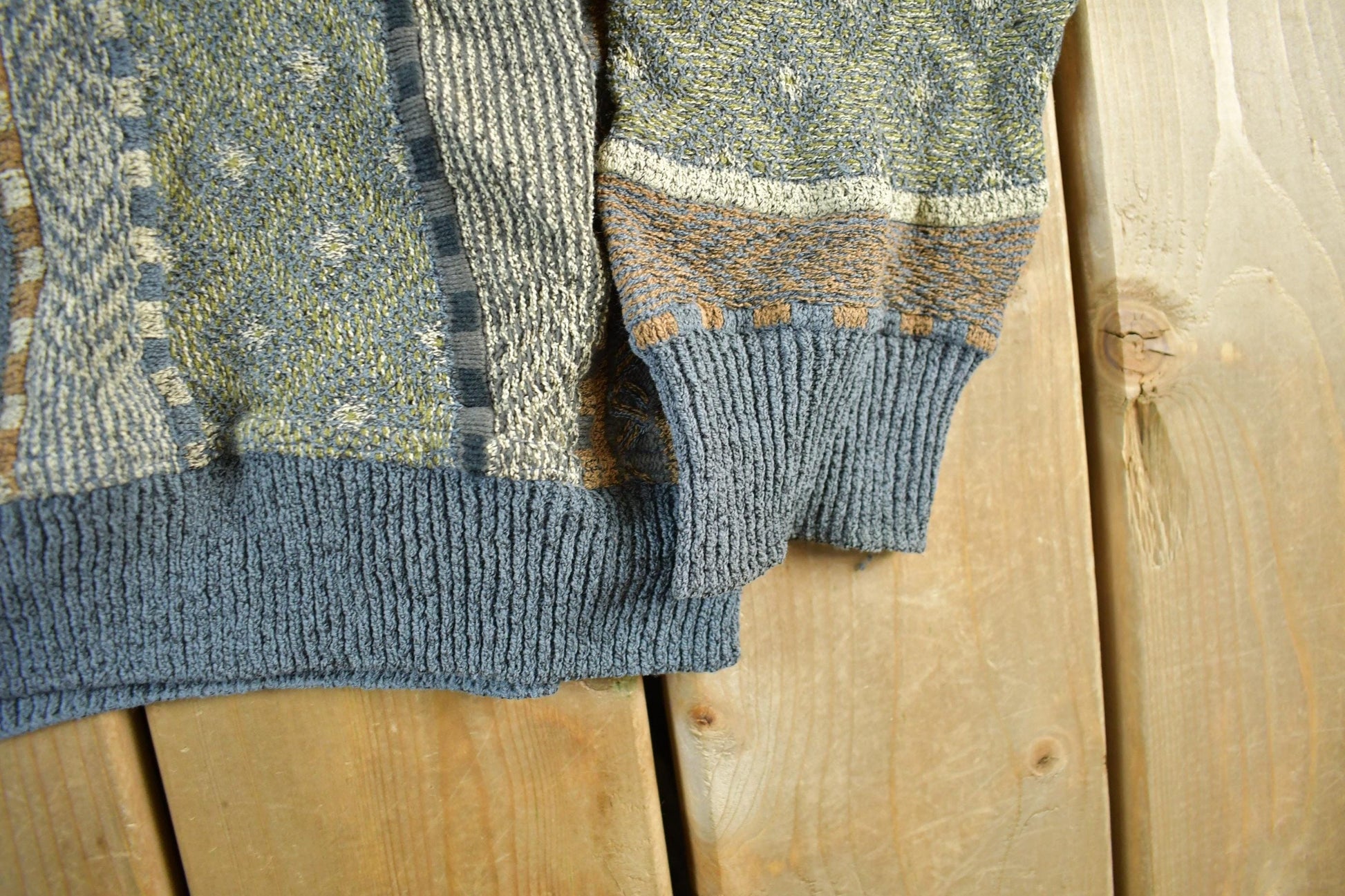 Vintage 1990s London Fog 3D Knit Sweater Men's XL from propervintagecanada