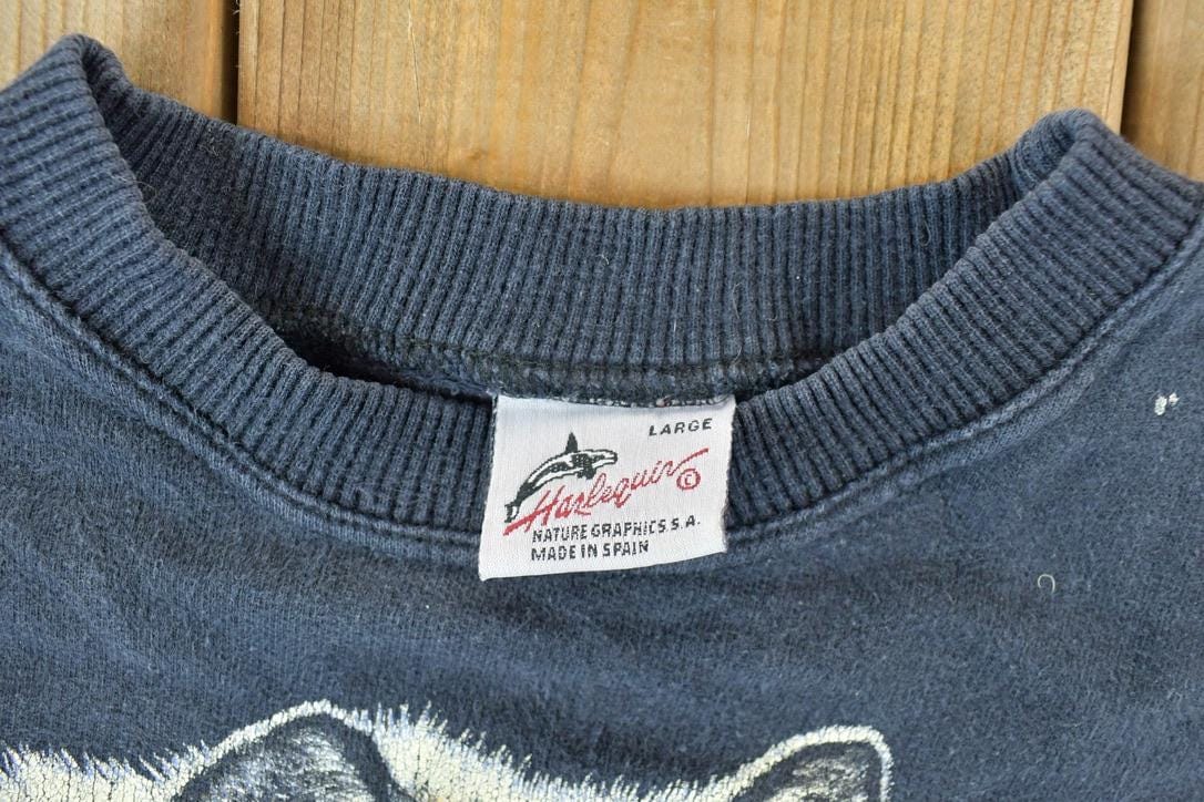 Vintage 1990s Lone Wolf Outdoorsman Crewneck Sweatshirt Men's Large from propervintagecanada
