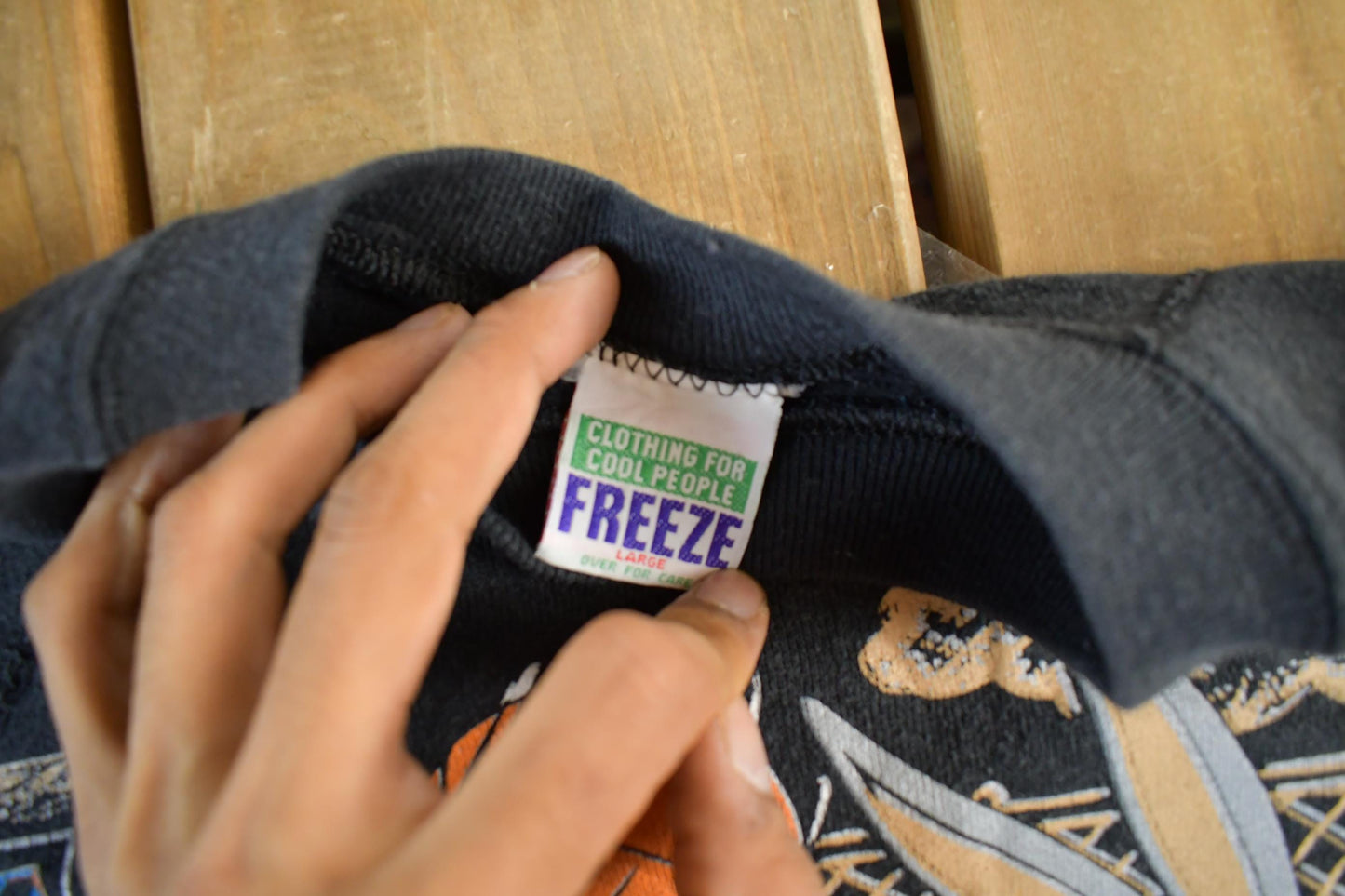 Vintage 1990s Looney Tunes Basketball Crewneck Sweatshirt Men's L from propervintagecanada