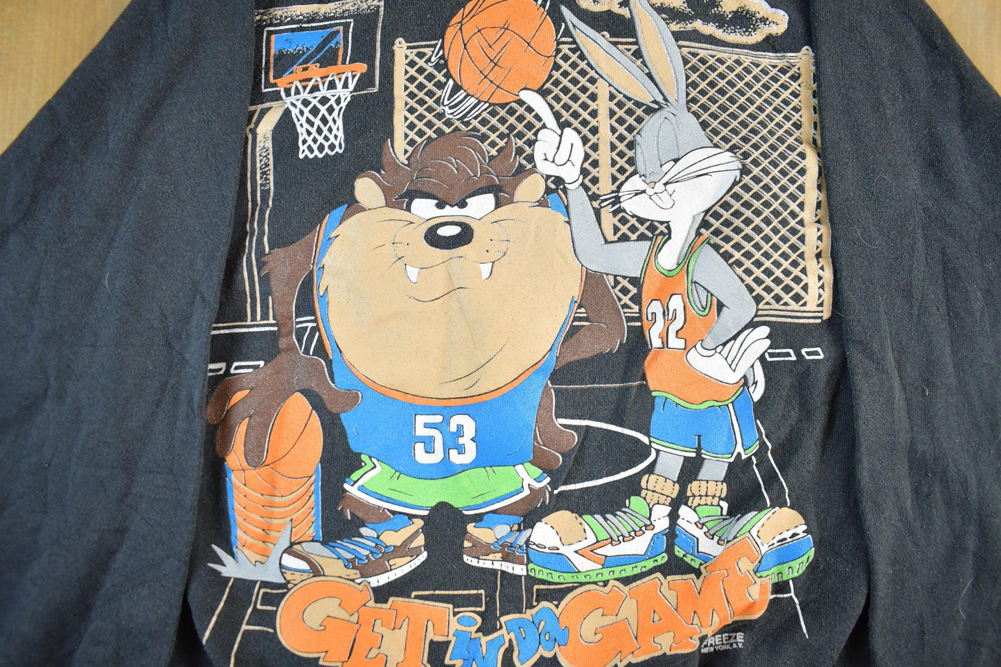 Vintage 1990s Looney Tunes Basketball Crewneck Sweatshirt Men's L from propervintagecanada