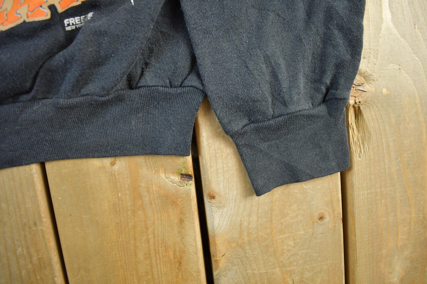 Vintage 1990s Looney Tunes Basketball Crewneck Sweatshirt Men's L from propervintagecanada