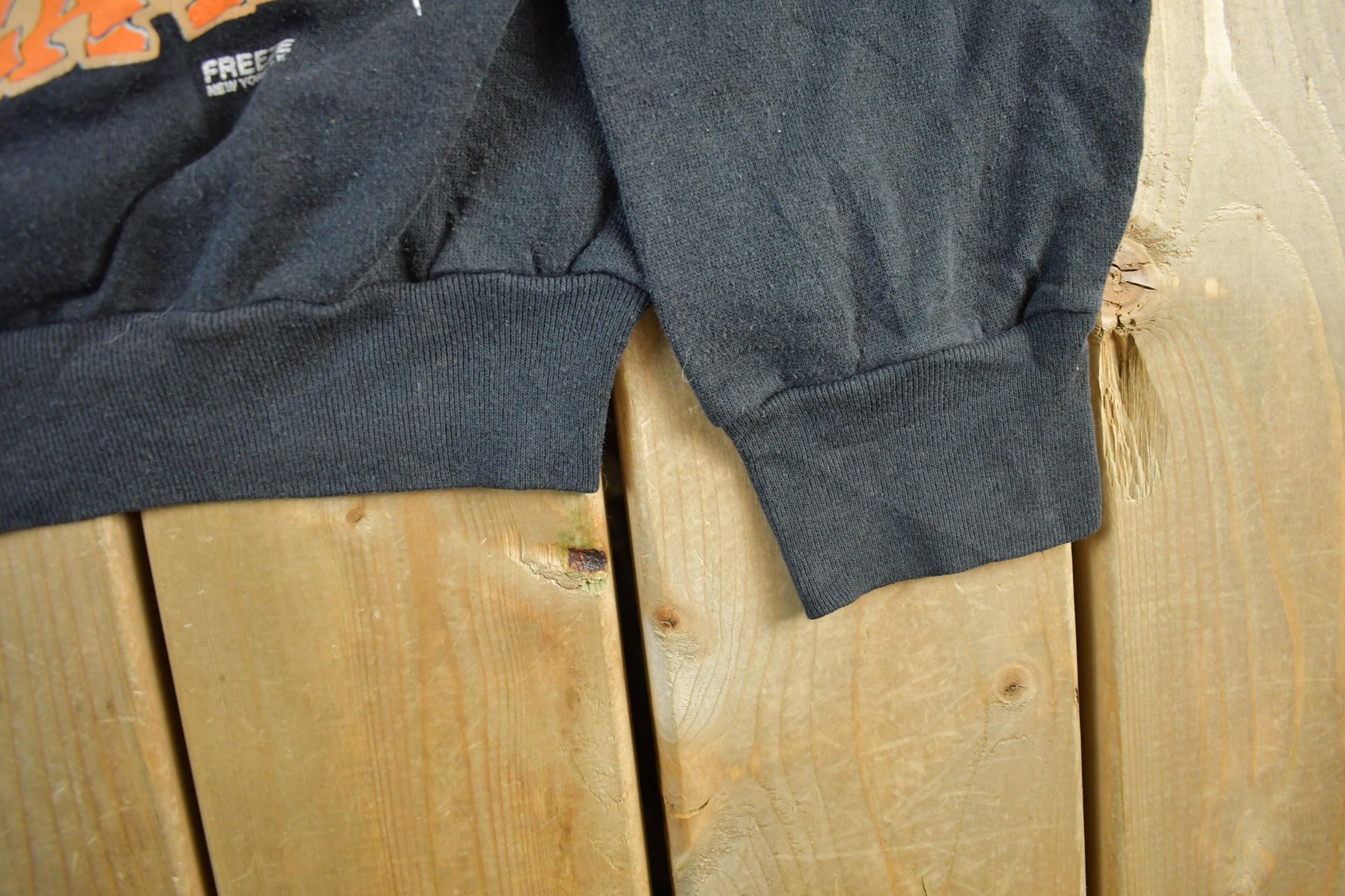 Vintage 1990s Looney Tunes Basketball Crewneck Sweatshirt Men's L from propervintagecanada