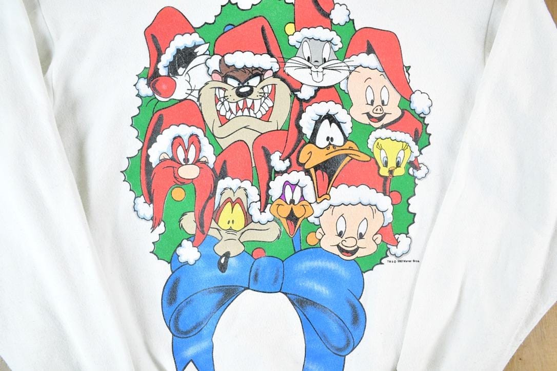 Vintage 1990s Looney Tunes Christmas Crewneck Men's Large from propervintagecanada