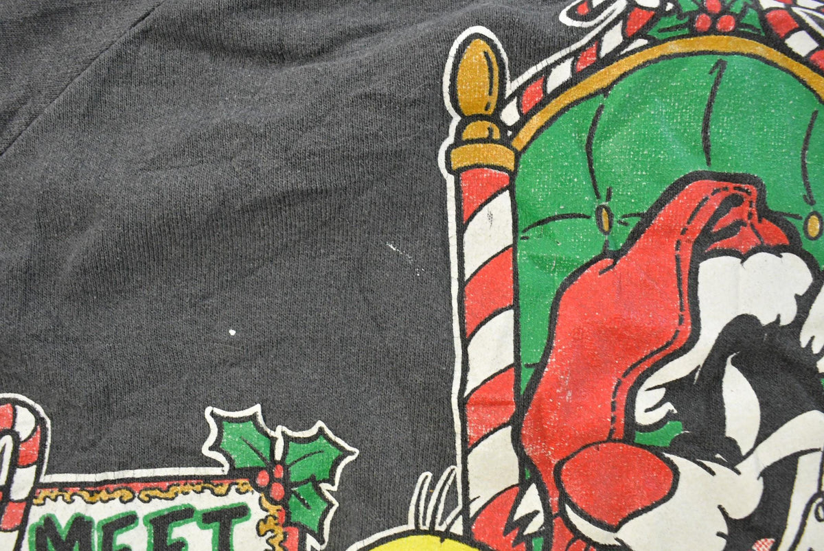 Vintage 1990s Looney Tunes Christmas Crewneck Sweatshirt Men's L from propervintagecanada