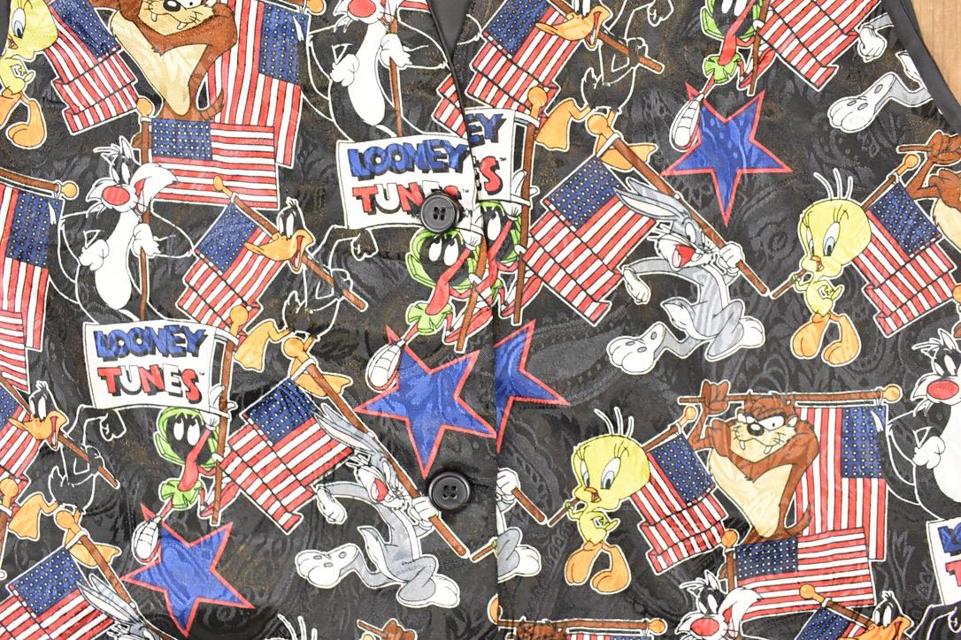 Vintage 1990s Looney Tunes Gang Abstract Warner Bros Button Up Vest Men's M / Funky Crazy Pattern / Preppy Style / Boxy Fit from propervintagecanada
