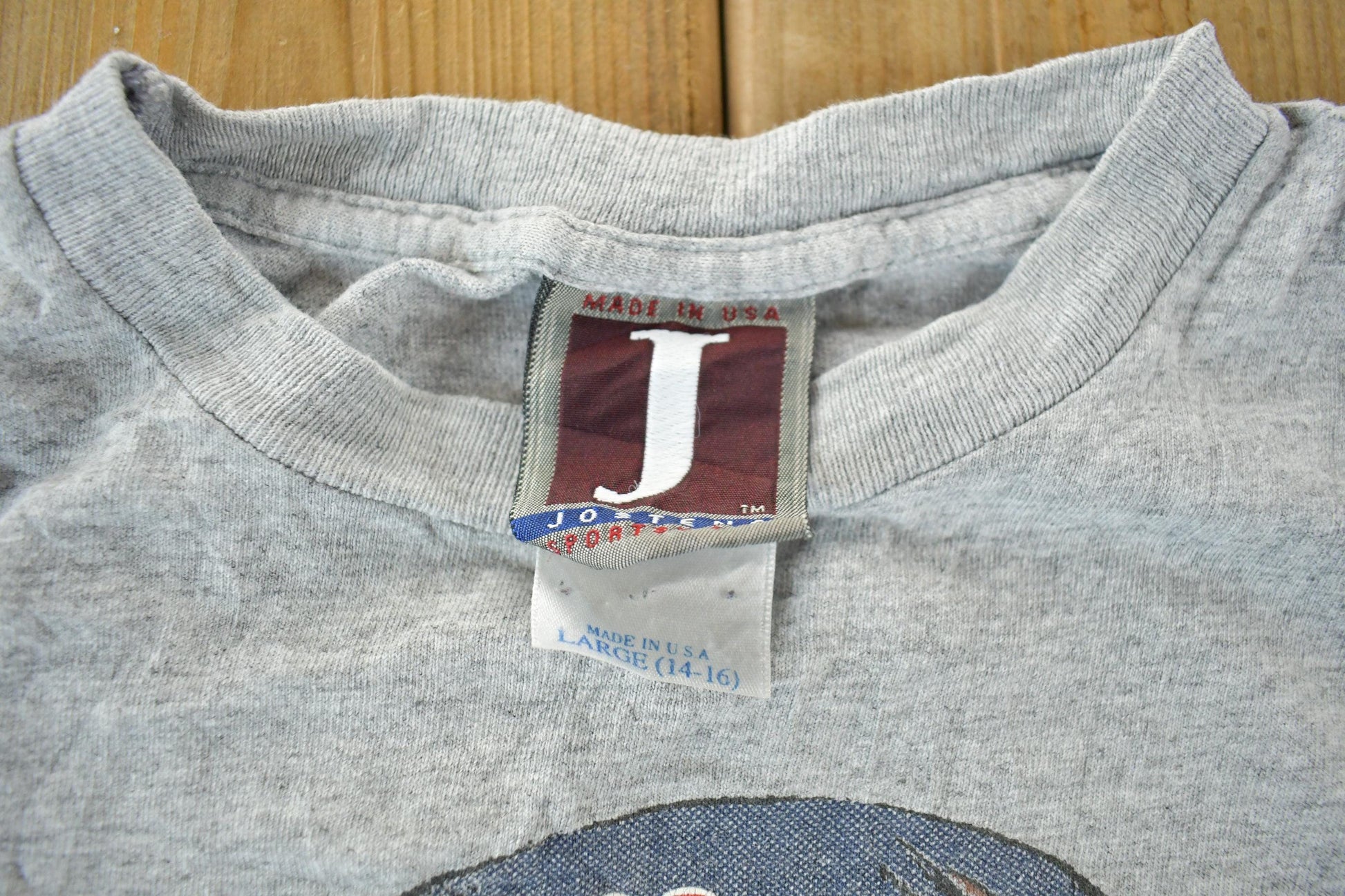 Vintage 1990s Looney Tunes Minnesota Twins MLB Cartoon Promo T-Shirt Youth L from propervintagecanada