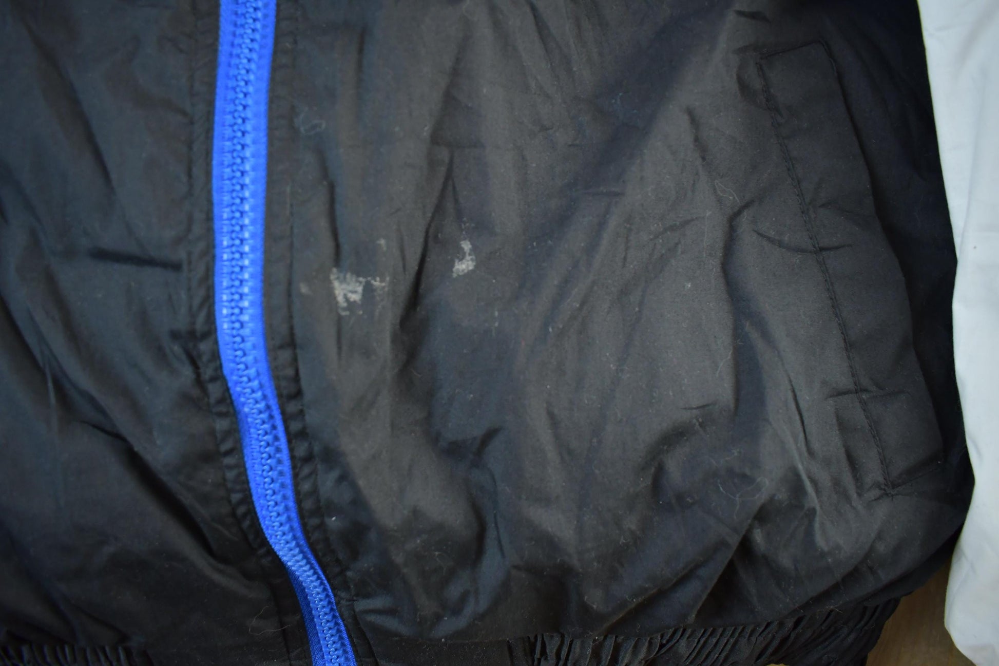 Vintage 1990s Looney Tunes Puffer Jacket Men's Large from propervintagecanada
