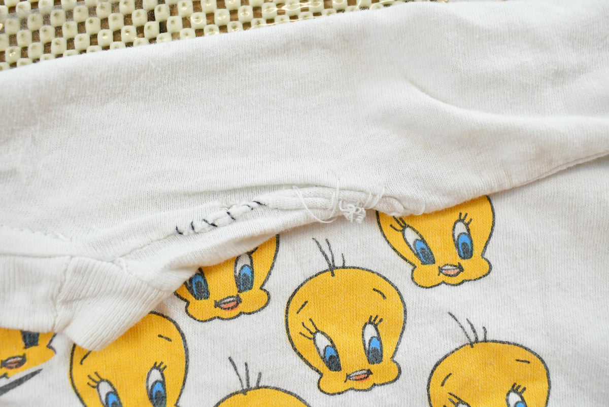Vintage 1990s Looney Tunes Tweety Bird T-Shirt Men's XL from propervintagecanada