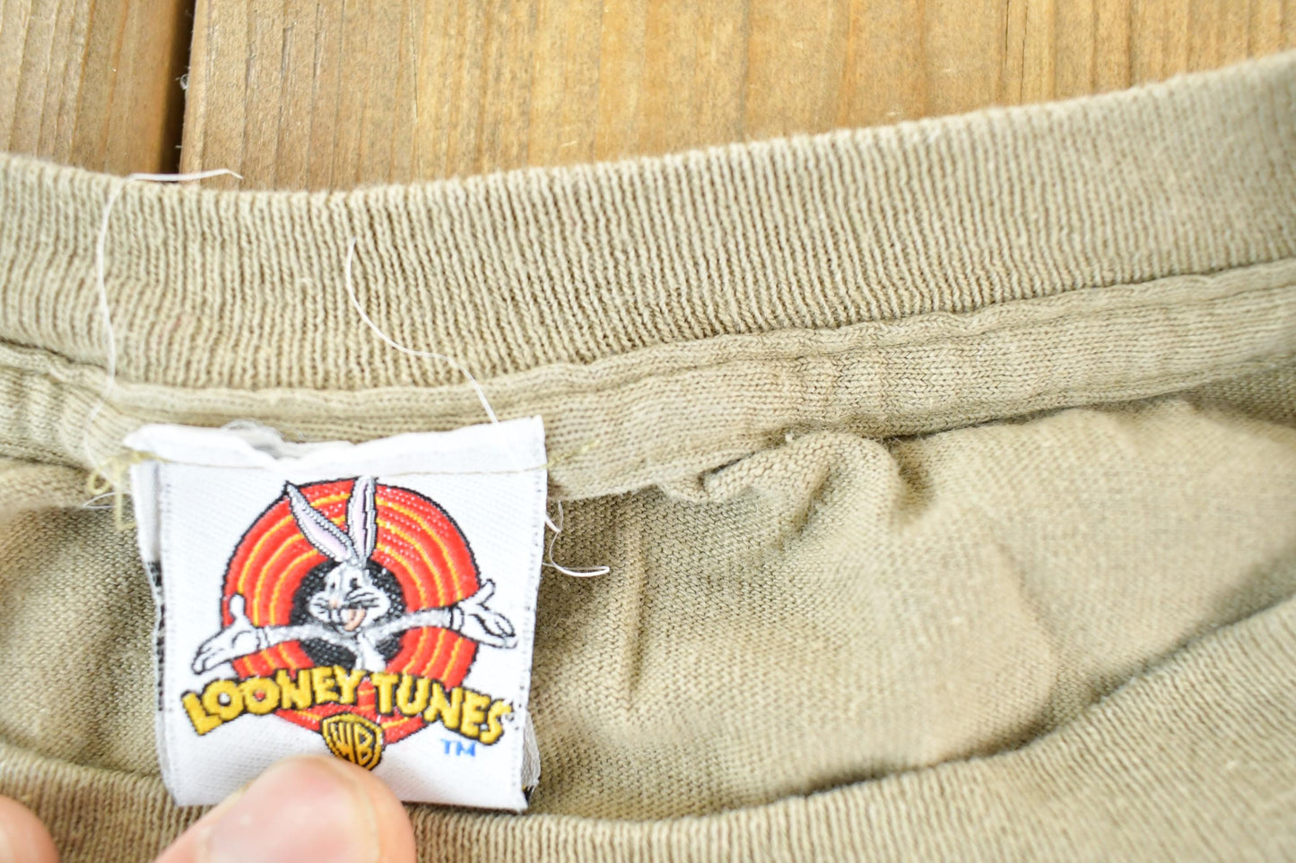 Vintage 1990s Looney Tunes Wylie Coyote Cartoon Promo T-Shirt Men's XL from propervintagecanada