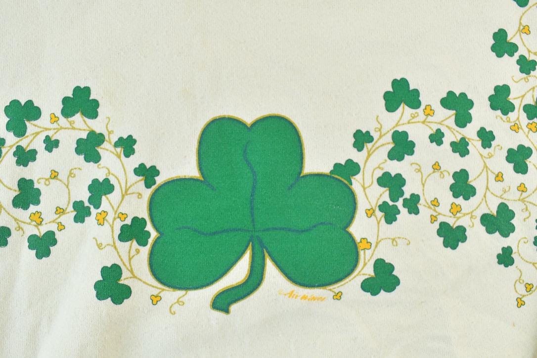 Vintage 1990s Lucky Clover Souvenir Crewneck Sweatshirt Men's XL from propervintagecanada