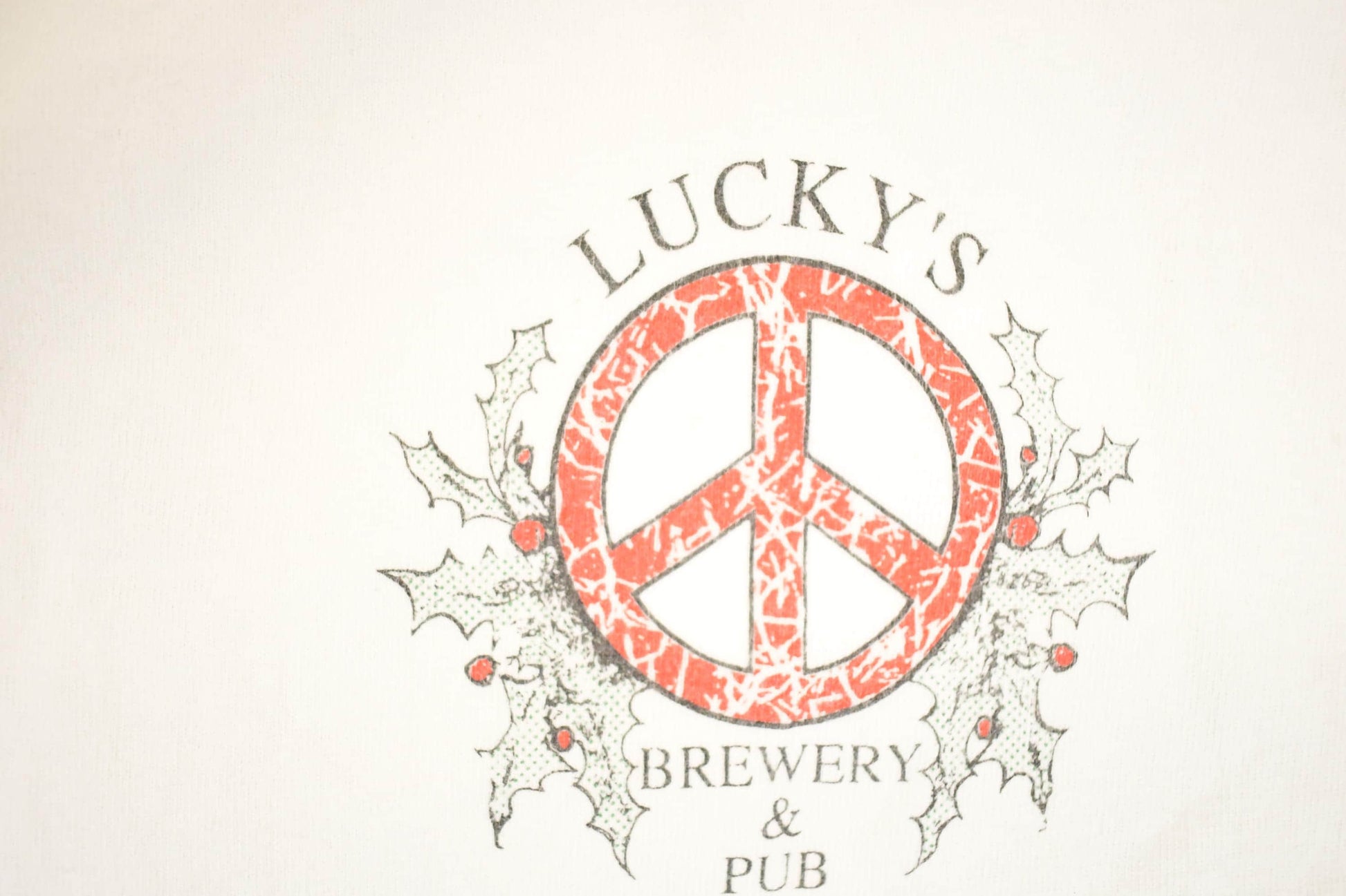 Vintage 1990s Lucky's Brewery Santa Souvenir Travel T-Shirt Men's XL from propervintagecanada