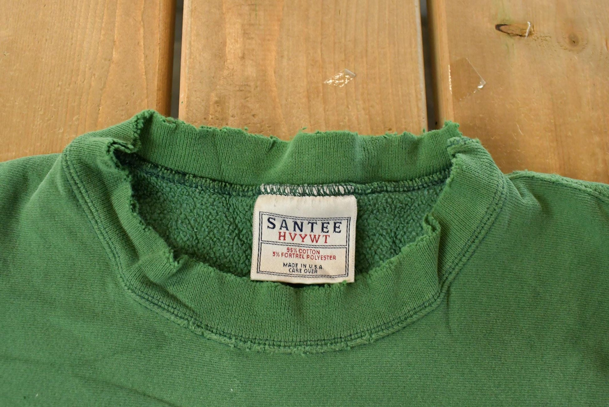Vintage 1990s Luther College Embroidered Crewneck Sweatshirt Men's XL from propervintagecanada