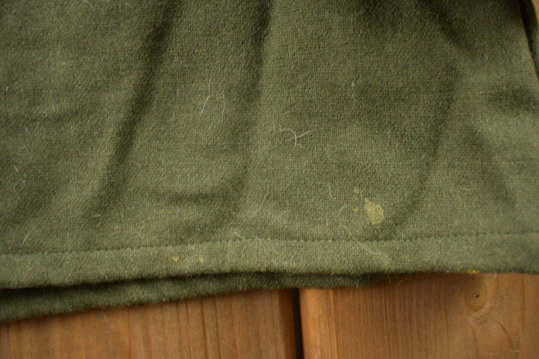 Vintage 1990s Magrath Manufacturing Co Wool Blank Button Up Shirt Men's MMen's Medium from propervintagecanada