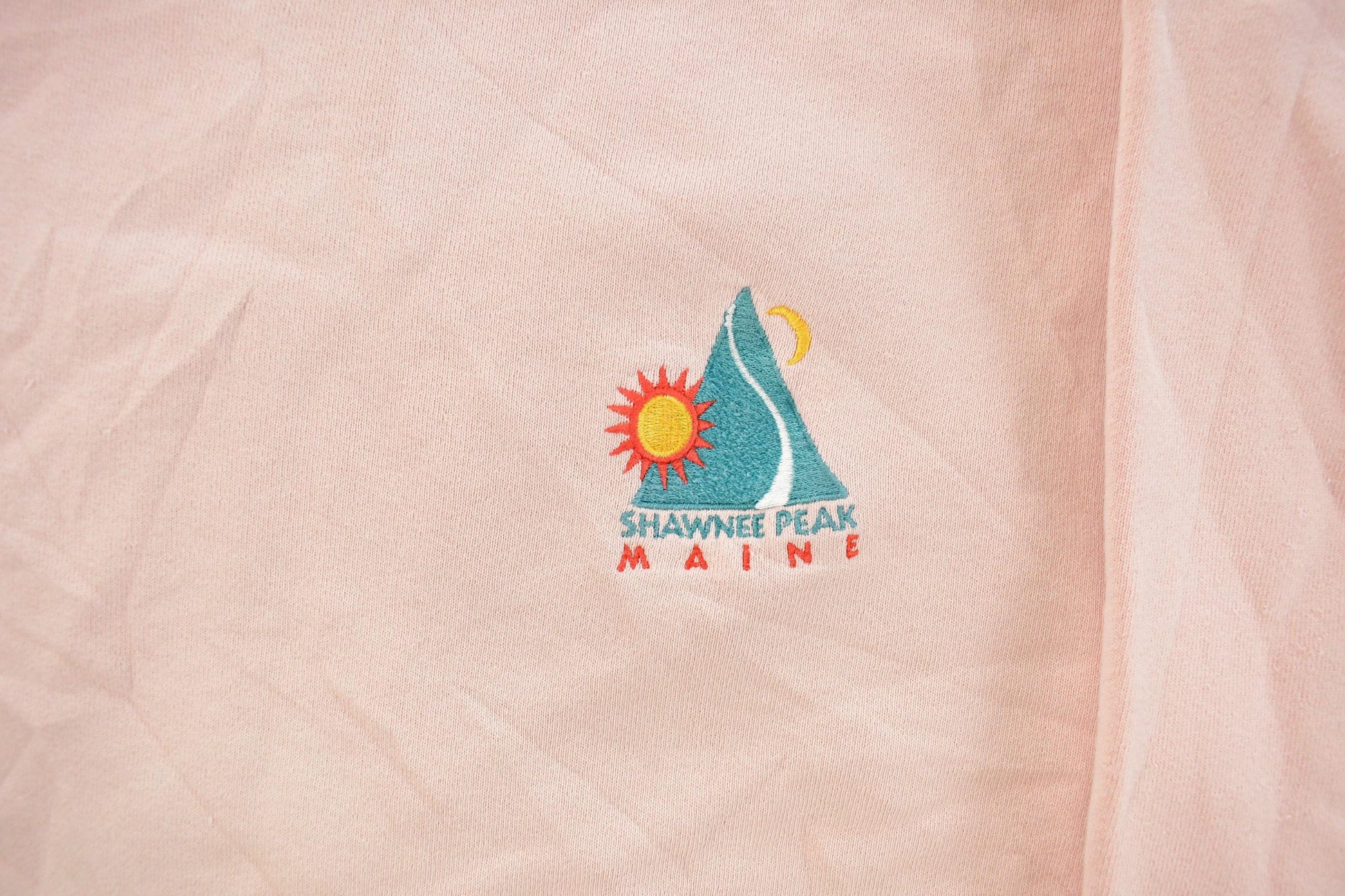 Vintage 1990s Maine Shawnee Peak Crewneck Sweatshirt Men's Large from propervintagecanada