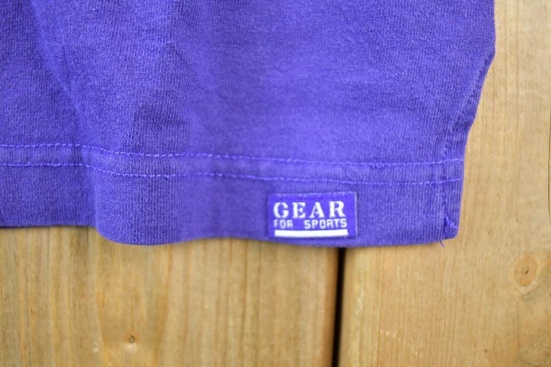 Vintage 1990s Mankato Double Collar Souvenir Single Stitch Graphic Print T-Shirt Men's Large from propervintagecanada