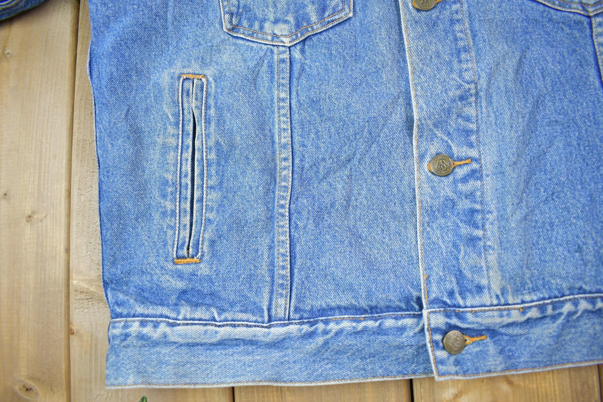 Vintage 1990s Marlboro Country Store Denim Jean Jacket Men's Large from propervintagecanada