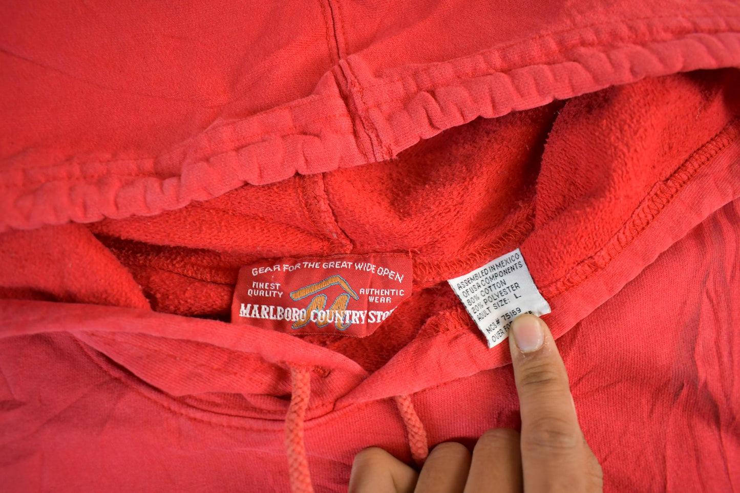 Vintage 1990s Marlboro Country Store Hoodie Men's Large from propervintagecanada