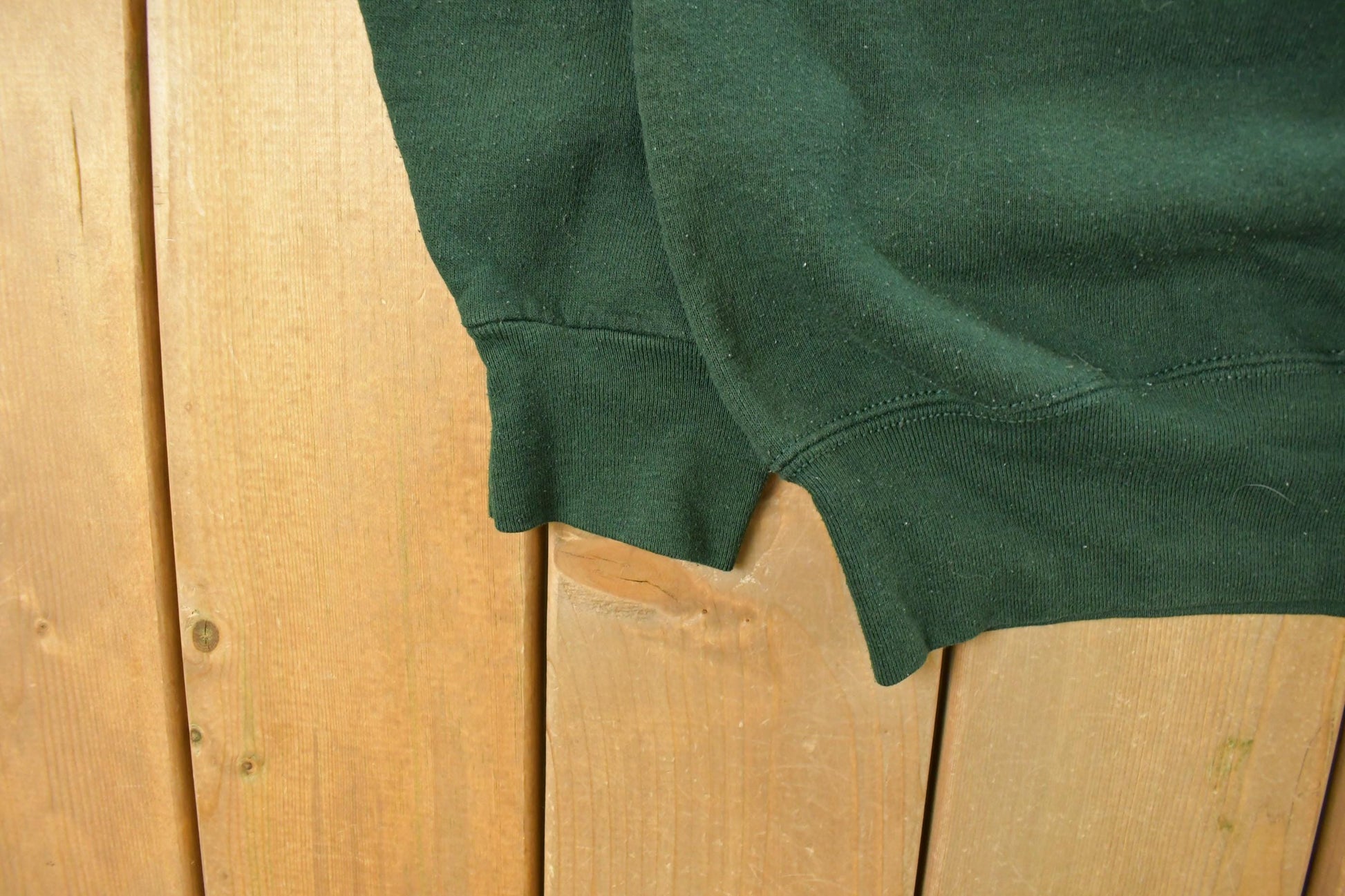 Vintage 1990s Martha's Vineyard Crewneck Sweatshirt Men's XL from propervintagecanada