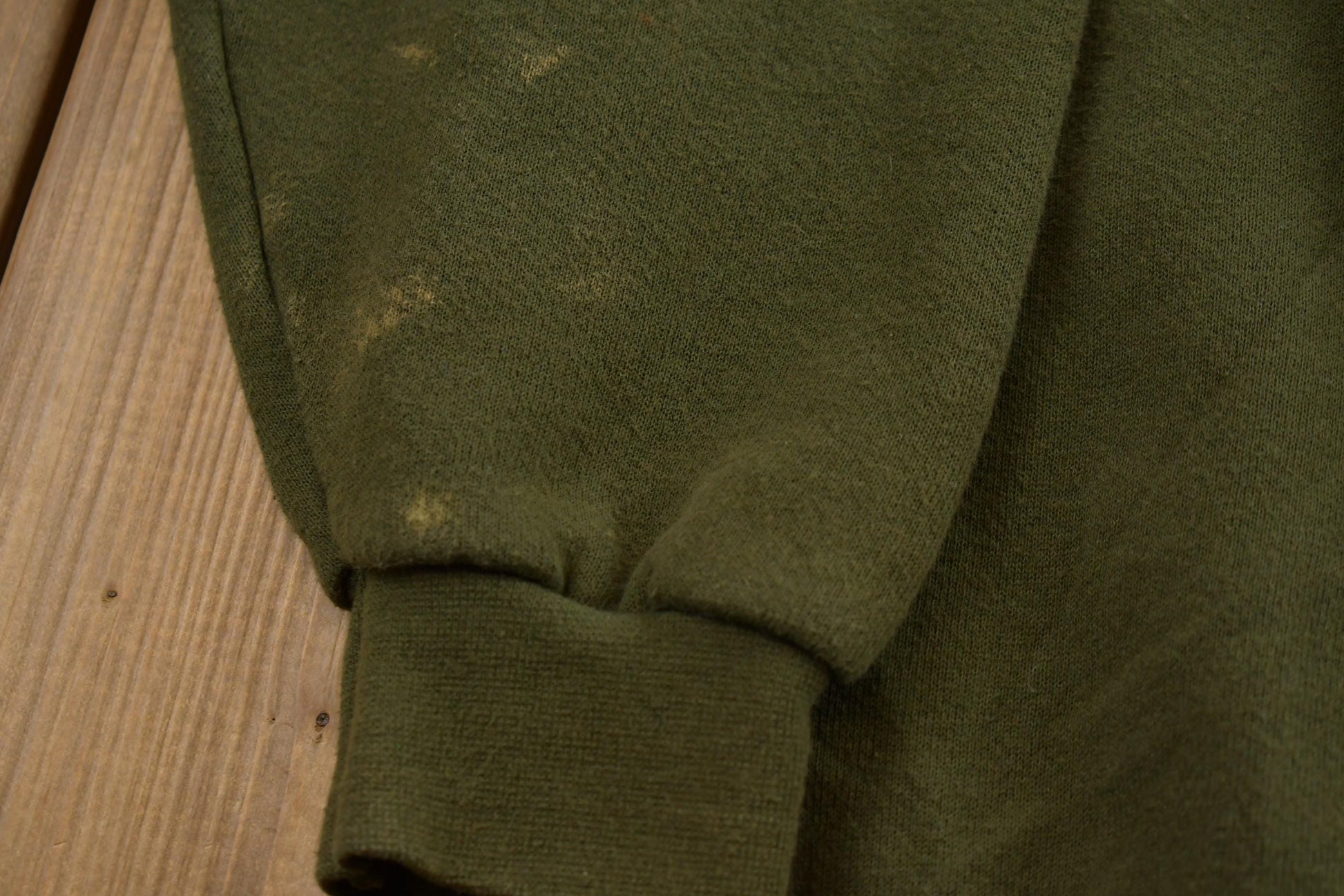 Vintage 1990s Martha's Vineyard Lee Crewneck Sweatshirt Men's L from propervintagecanada