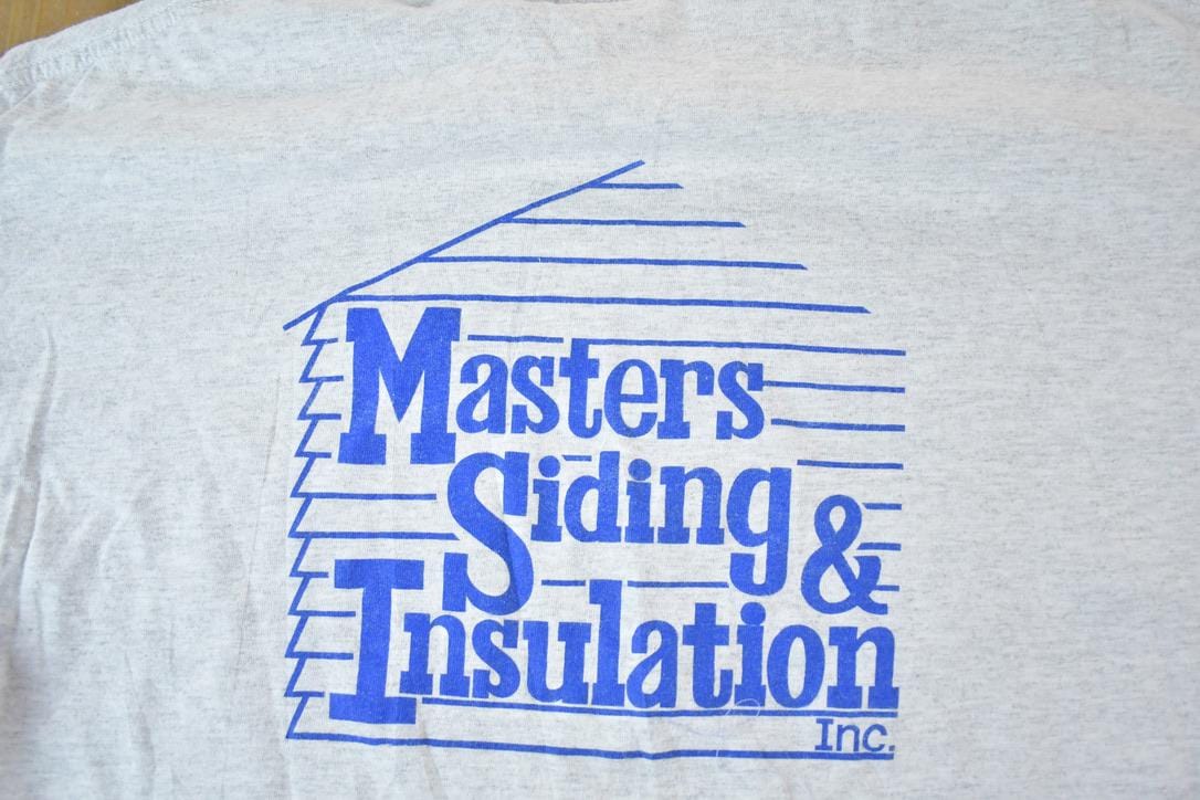 Vintage 1990s Masters Siding And Insulation Souvenir Single Stitch Double Collar Graphic Print T-Shirt Made In Men's XL from propervintagecanada
