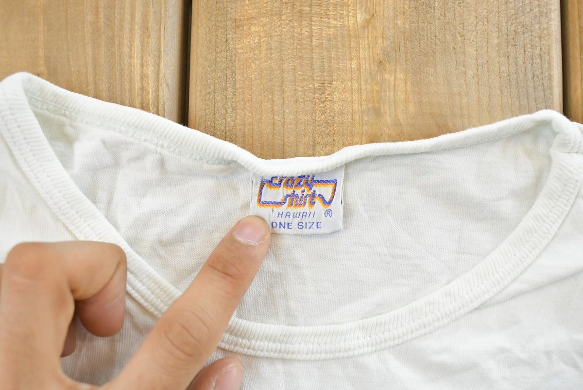 Vintage 1990s Maui Hawaii Embroidered Graphic T-Shirt Women's Cropped L from propervintagecanada