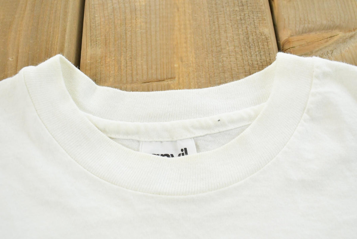 Vintage 1990s Maui Hawaii Whale Animal Graphic T-Shirt Mens L from propervintagecanada