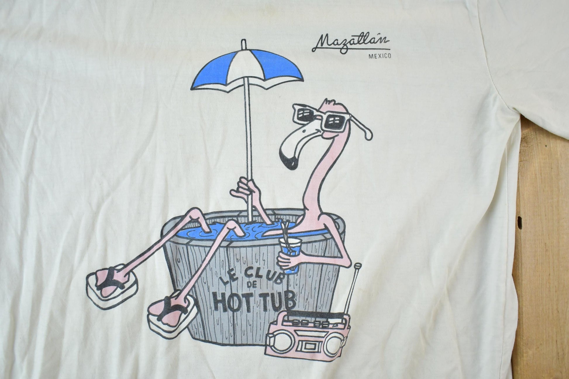 Vintage 1990s Mazatlan Mexico Flamingo Cartoon Souvenir Single Stitch Graphic Print T-Shirt Made In USA Men's Large from propervintagecanada