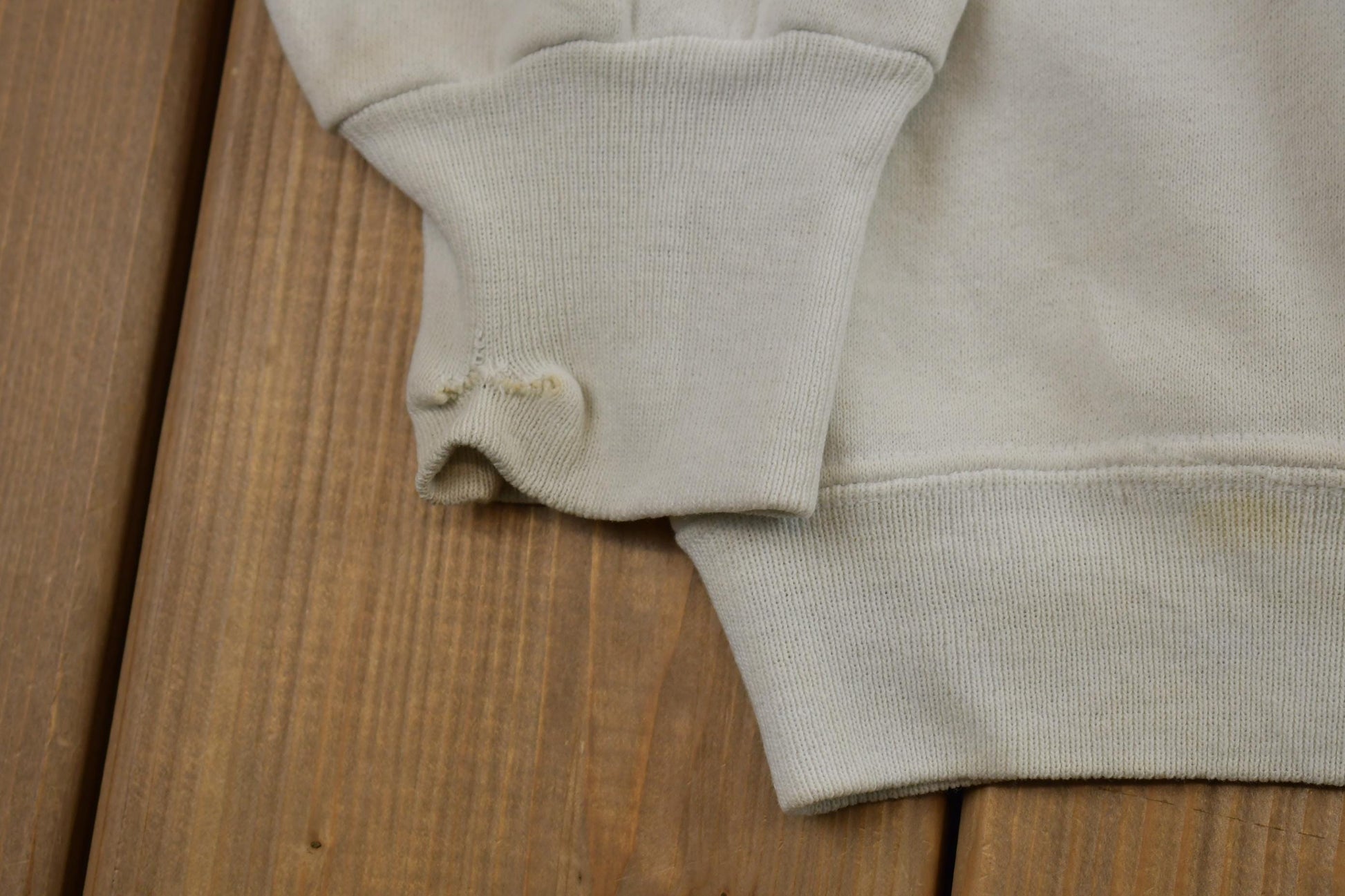 Vintage 1990s McDaniel's Tavern Ireland Souvenir Crewneck Sweatshirt Men's XL from propervintagecanada