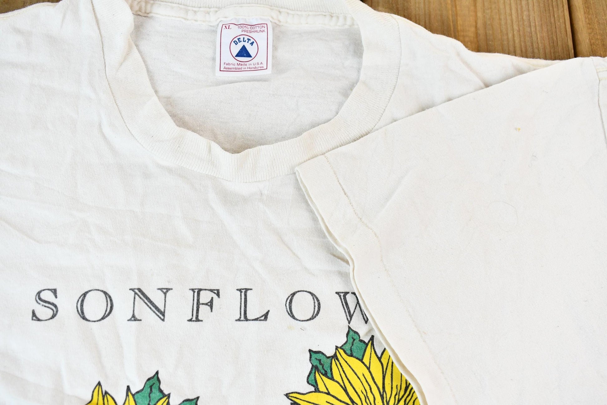 Vintage 1990s Messiahs Messengers Sonflowers Single Stitch Sunflower Graphic T-Shirt Men's Large from propervintagecanada