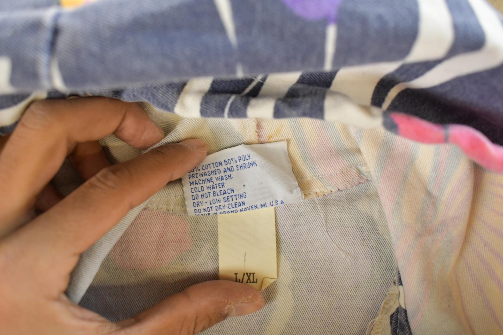 Vintage 1990s Michigan Rag Co Fishing Themed Hooded Jacket Men's XL from propervintagecanada