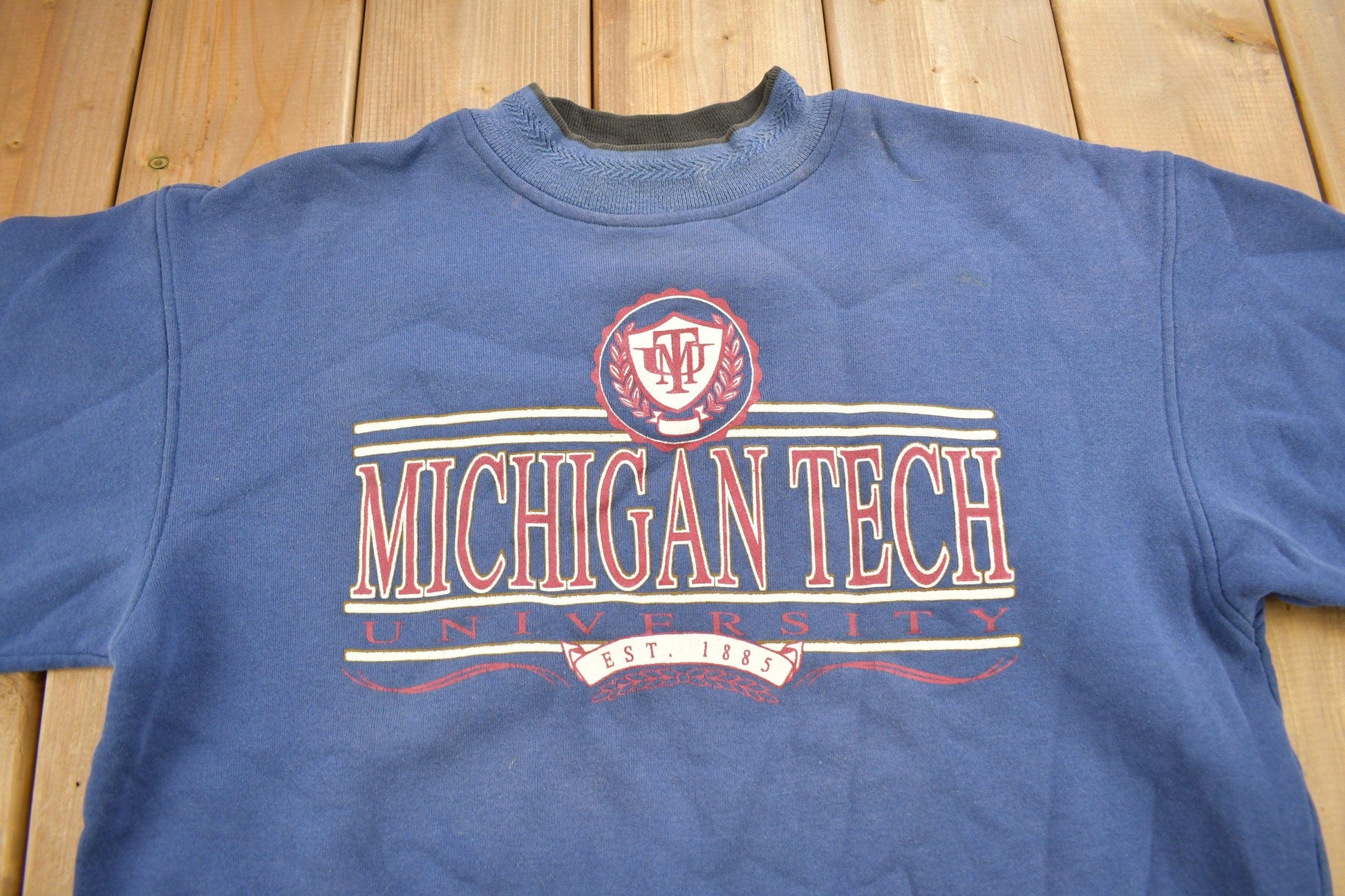 Vintage 1990s Michigan Tech University Collegiate Crewneck Men's XL from propervintagecanada
