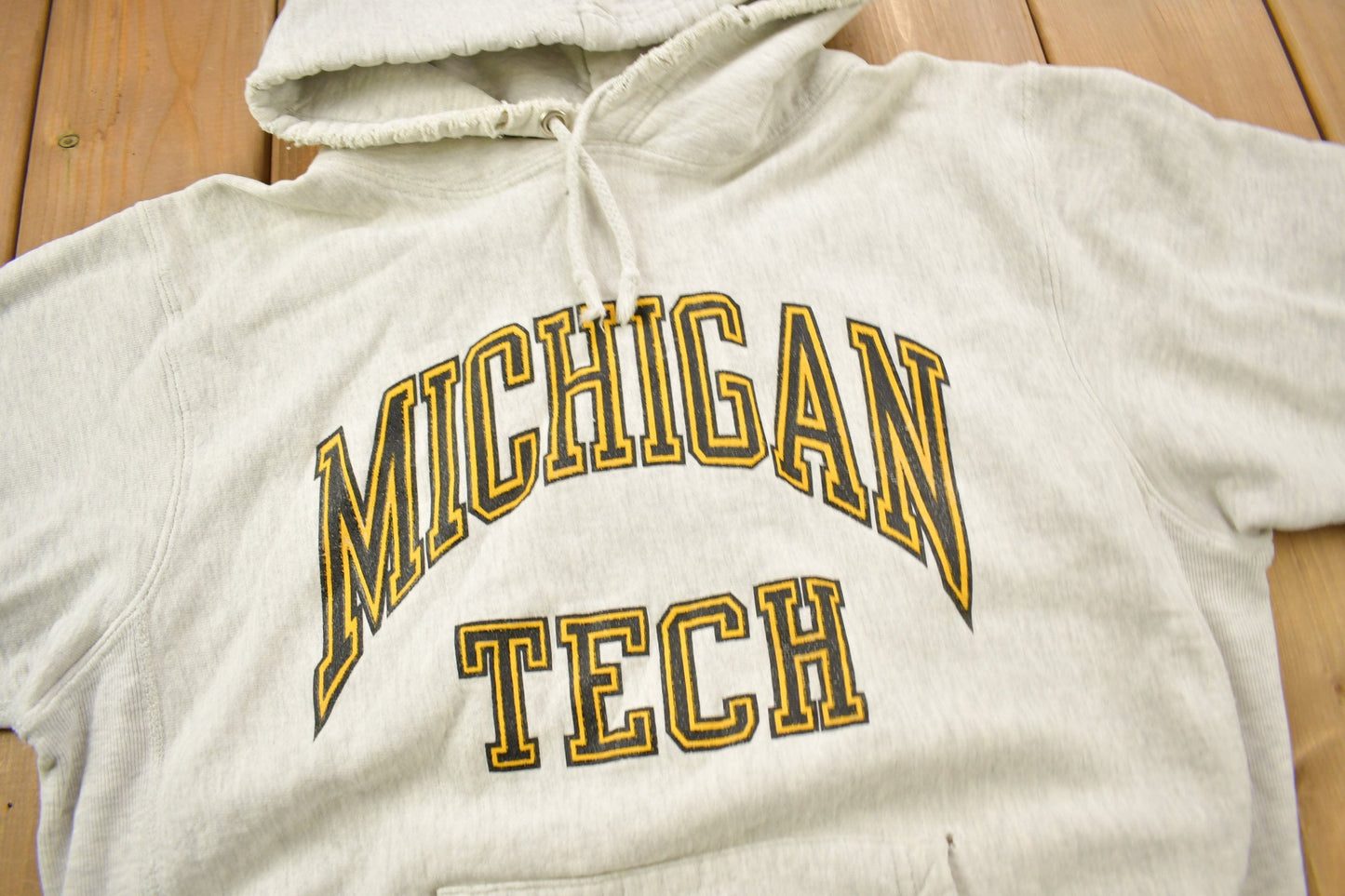 Vintage 1990s Michigan Tech University Collegiate Hoodie Men's Medium from propervintagecanada