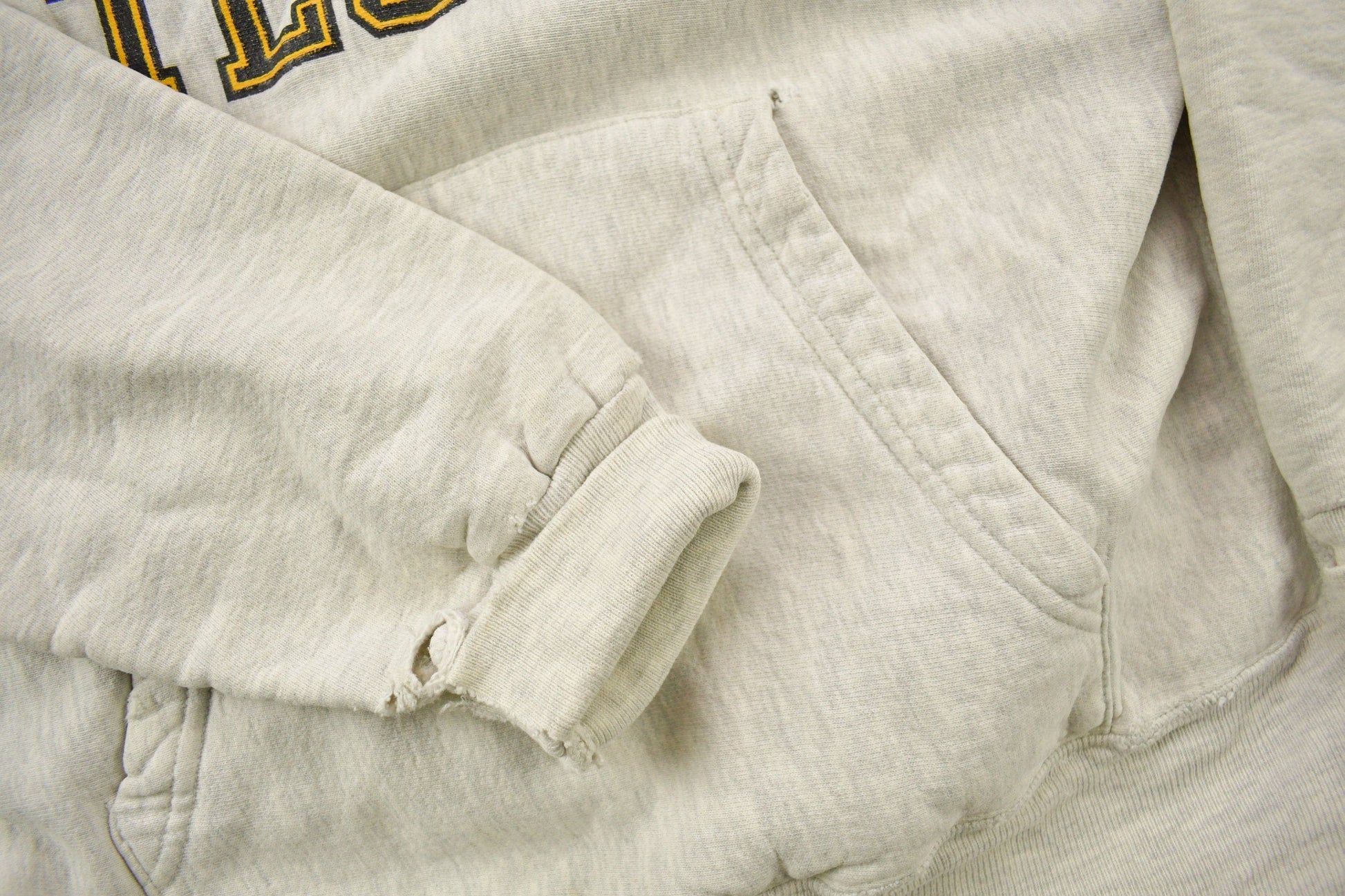 Vintage 1990s Michigan Tech University Collegiate Hoodie Men's Medium from propervintagecanada