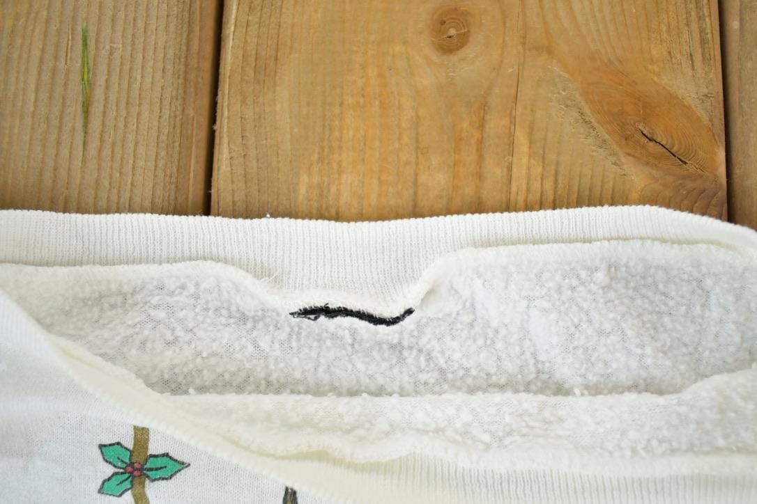 Vintage 1990s Mickey Mouse Disney Christmas Crewneck Men's 2XL from propervintagecanada