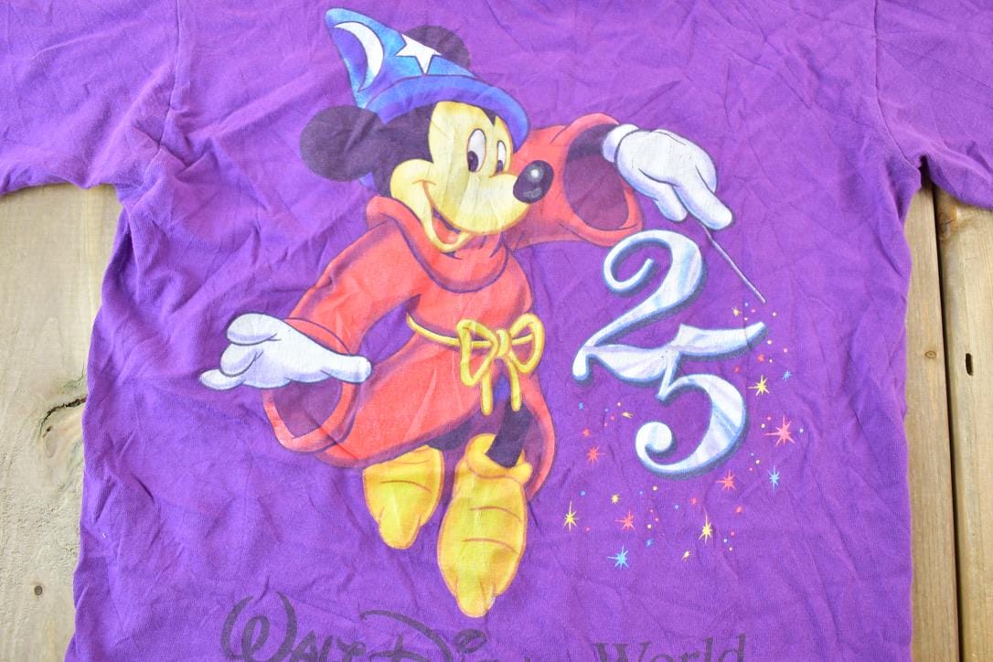 Vintage 1990s Mickey Mouse Magic Walt Disney World Cartoon Promo T-Shirt Men's Medium from propervintagecanada