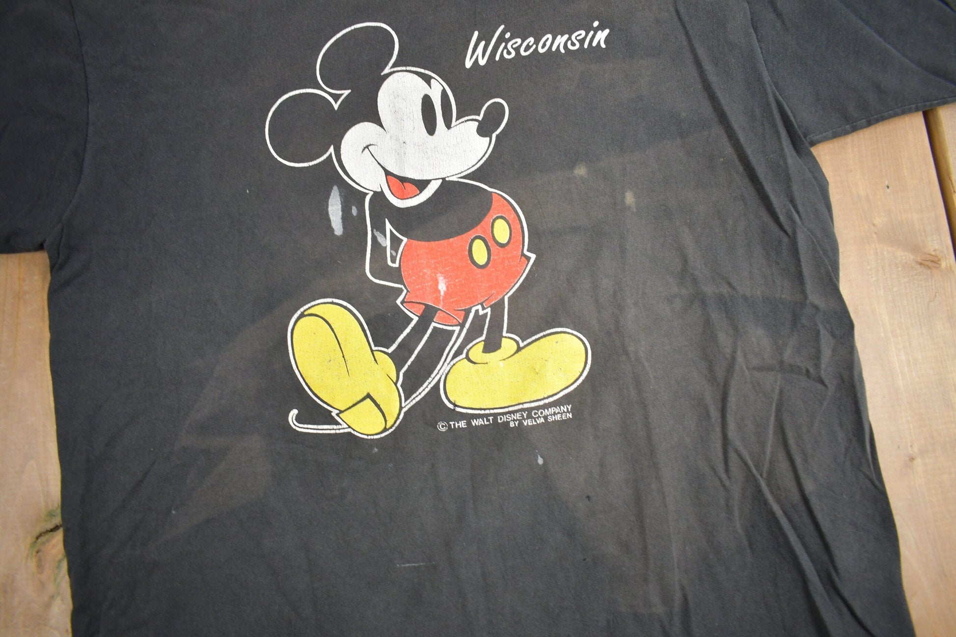 Vintage 1990s Mickey Mouse Wisconsin Souvenir T Shirt Men's Large from propervintagecanada