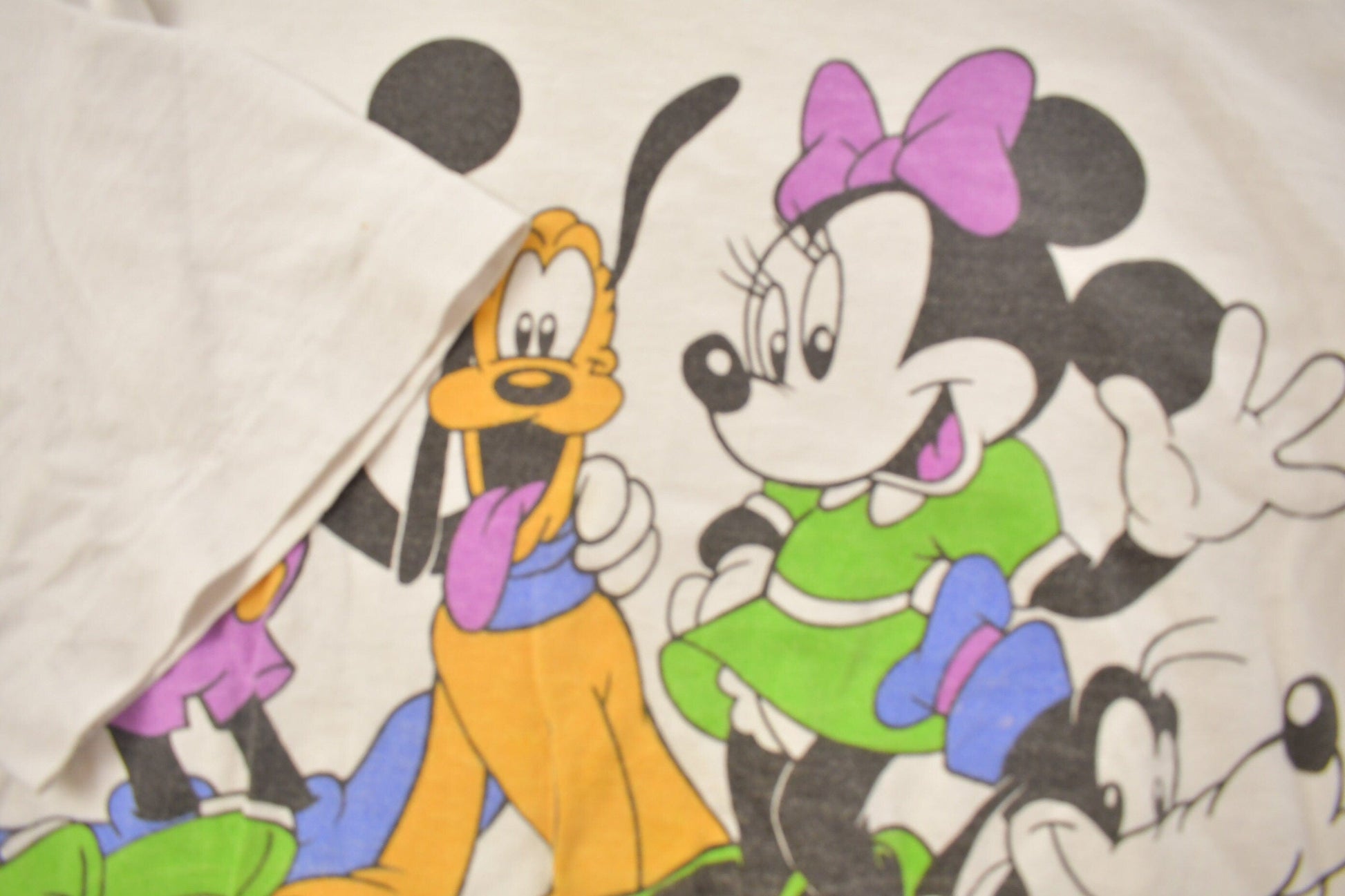 Vintage 1990s Micky and Minnie Mouse Graphic T Shirt Men's XL from propervintagecanada