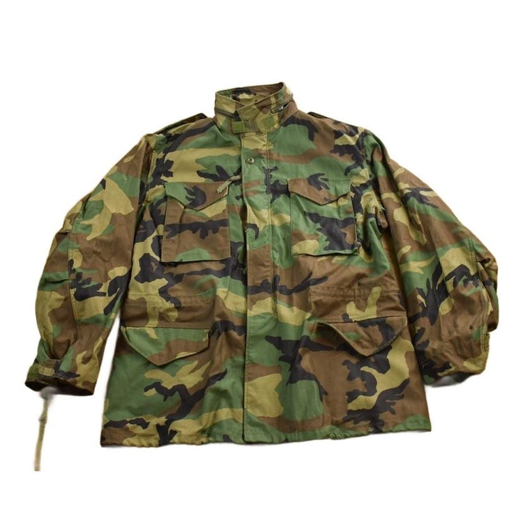 Vintage 1990s Military Camo Field Jacket Men's Large from propervintagecanada